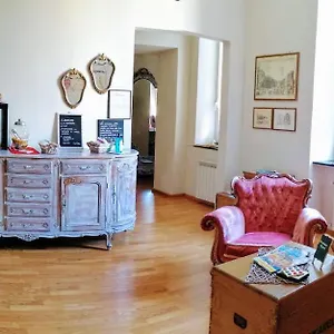 https://la-corte-room-breakfast.hotelitalianriviera.com